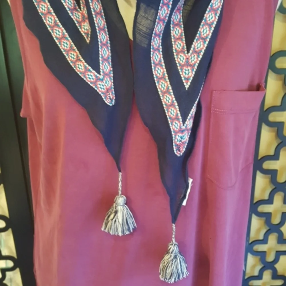 NWOT NAVY‎ PINK STRIPE POM POM SCARF